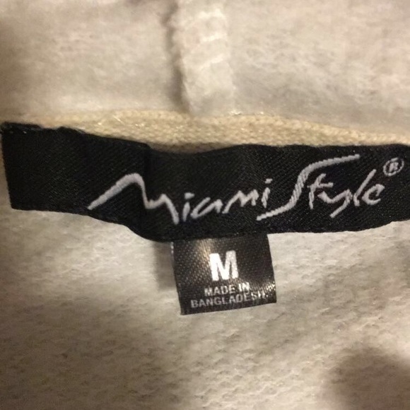 Sweatshirt - Picture 2 of 4